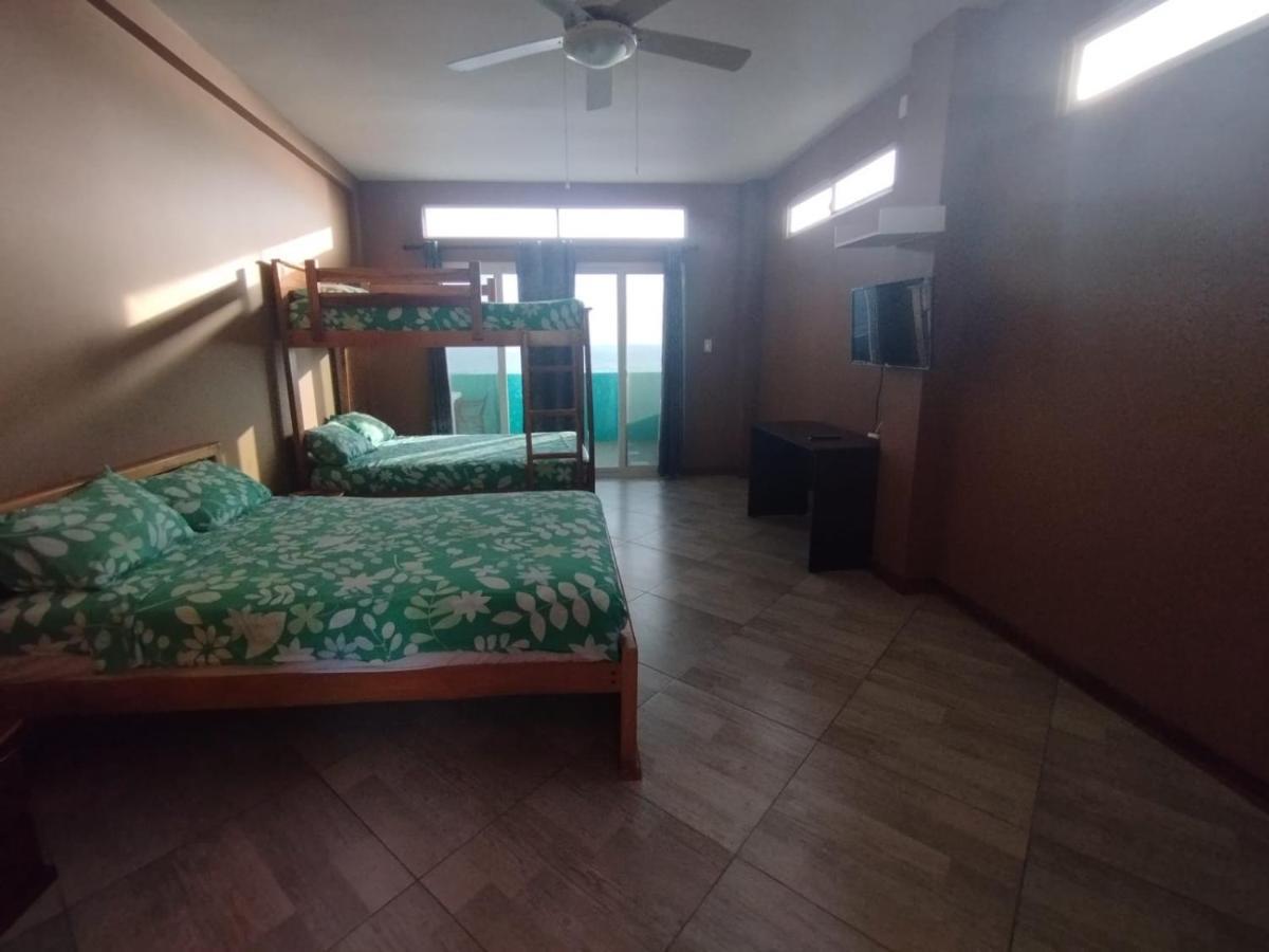 The Lookout Beach Hotel San Lorenzo Екстер'єр фото